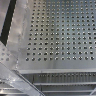 ASTM 304は穴10mmのあたりのステンレス鋼 シートのつや出しの版を打ち抜いた